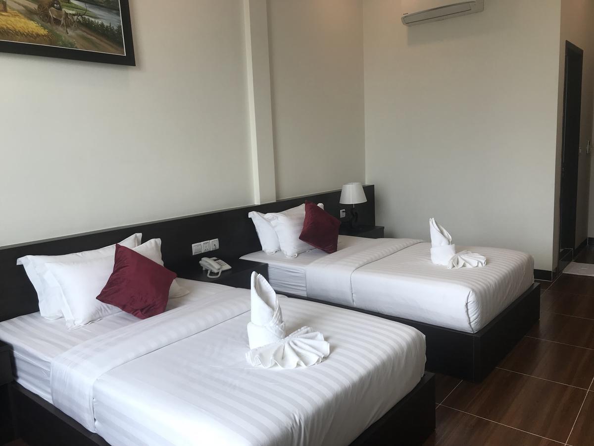 Apple Hotel Two - Near Phnom Penh Airport Kültér fotó